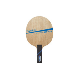 Victas Fire Fall AC - Holz mit einer symmetrischen Standpunkt-Aufnahme